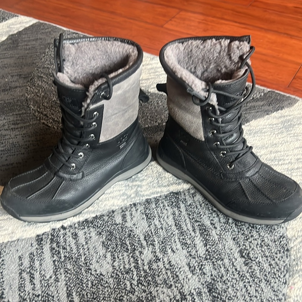 Ugg Adirondack Boot Size 9 - image 4